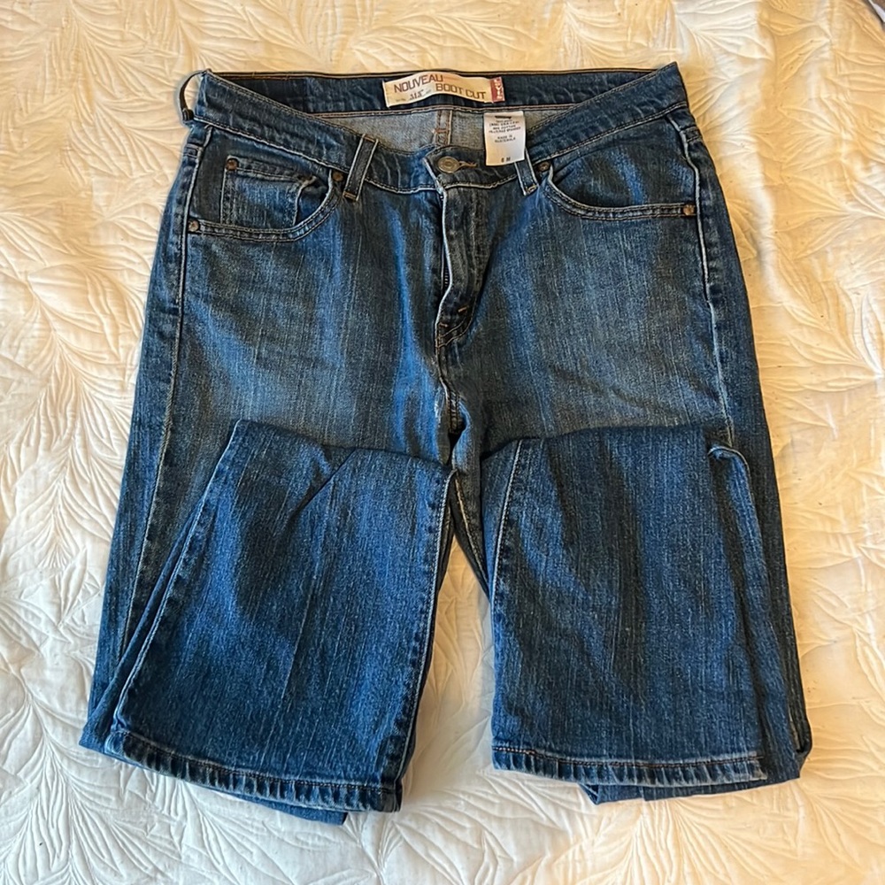 blue levi jeans